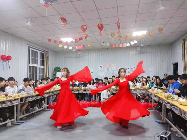 石家庄白求恩医学院师生联欢会