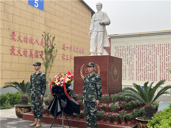 清明祭扫活动1.jpg