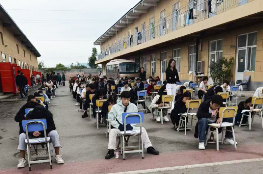 石家庄白求恩医学院三年级学生月考